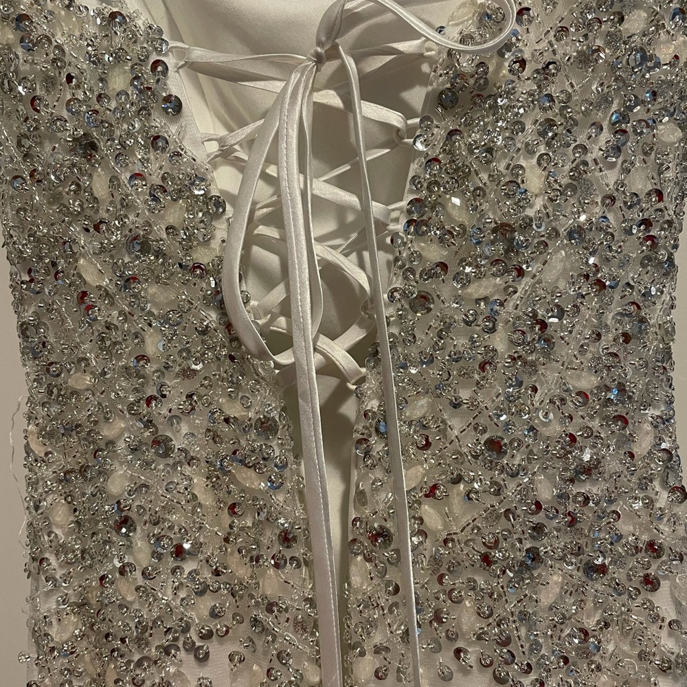 WHITE GOWN WITH SILVER AND CLEAR RHINESTONES women’s sz. 4 - Picture 7 of 14